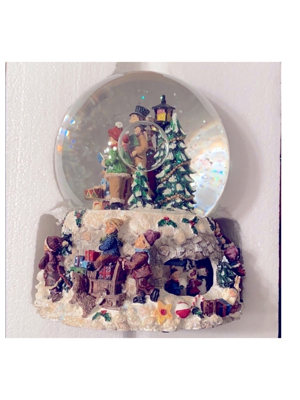 SPECIAL  TIMES musical water globe